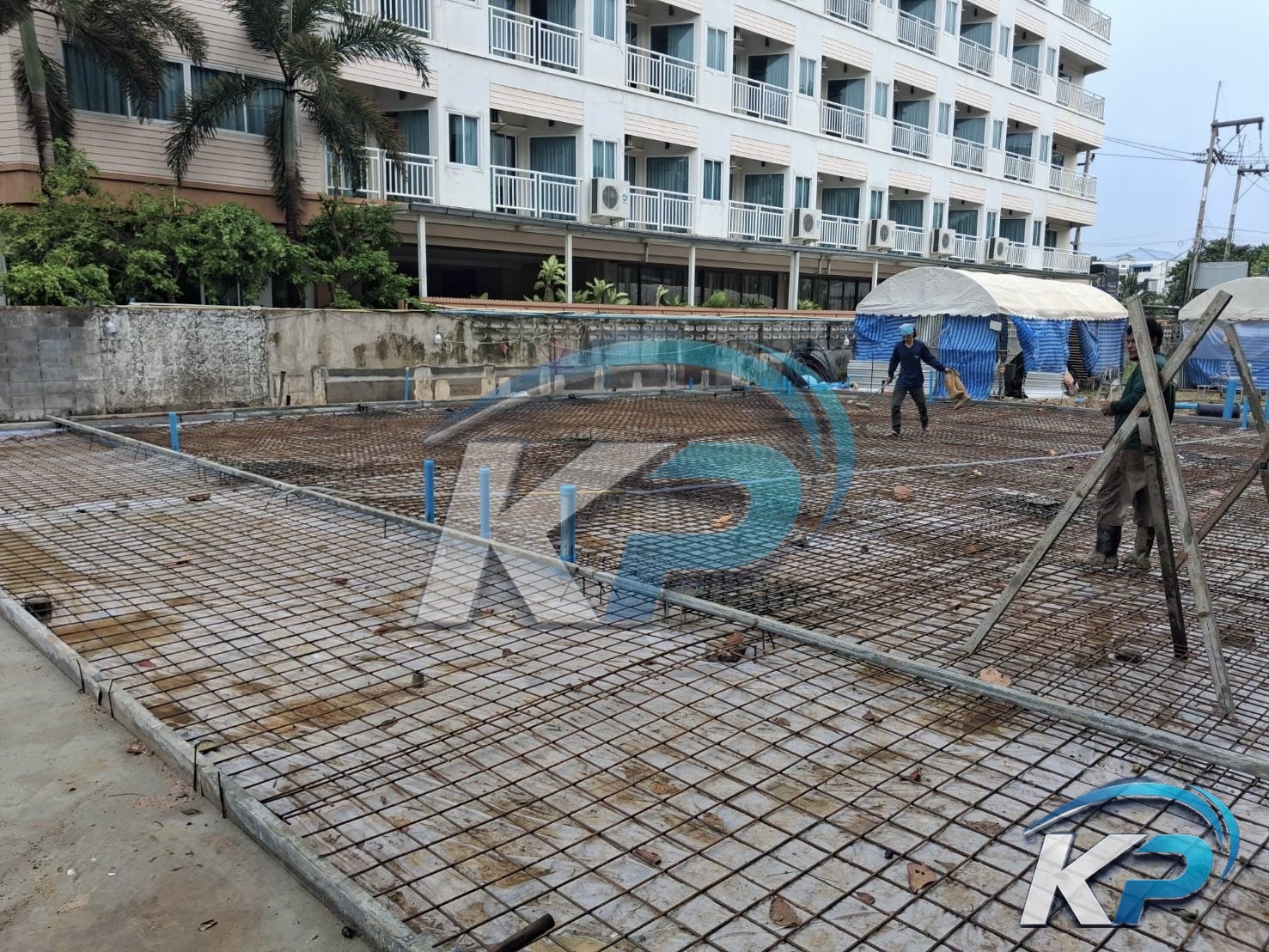 งานเสริมเหล็กตะแกรง Wire Mesh และวาง Sleeve พื้น Slab
